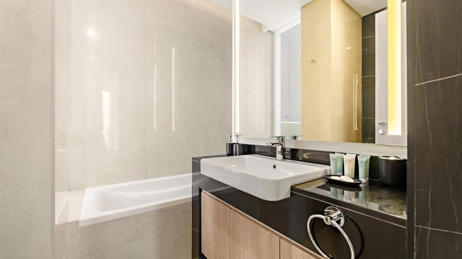Stylish 1 Bedroom Apartment Close To Jbr Beach Dubai